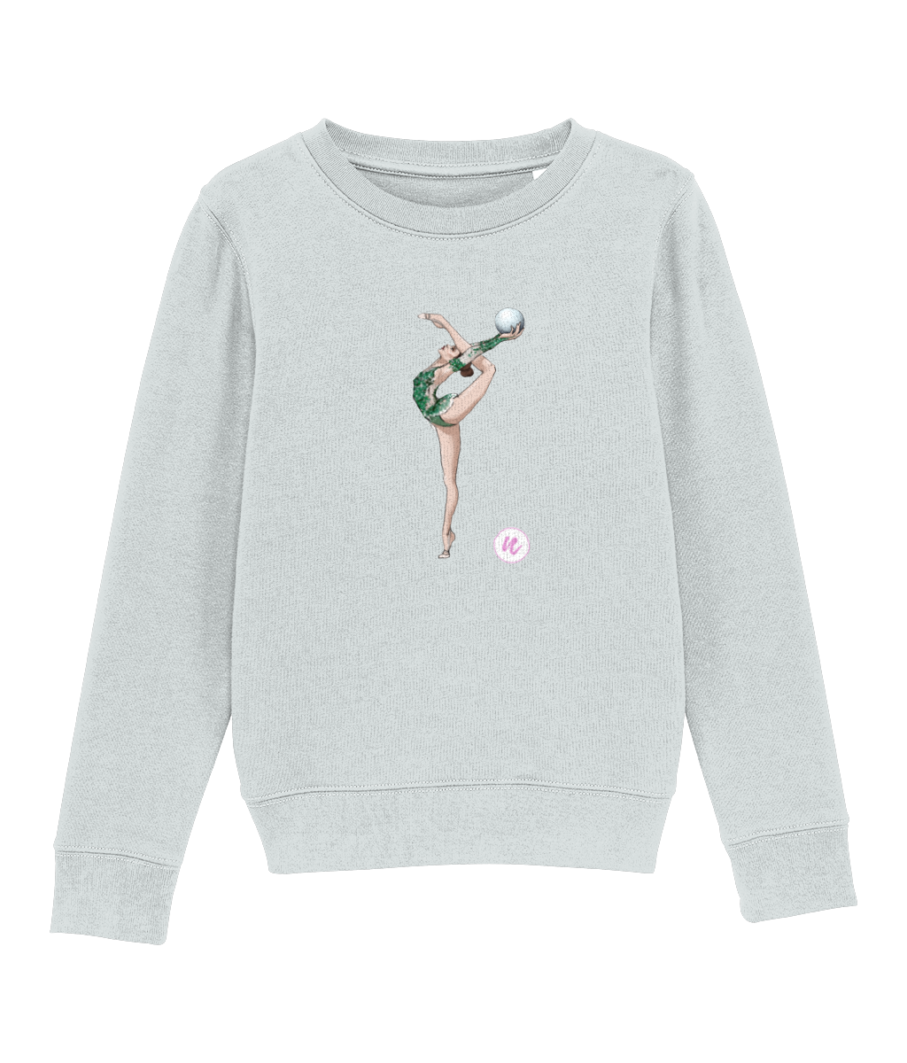 Gymnaste en sweat-shirt avec ballon